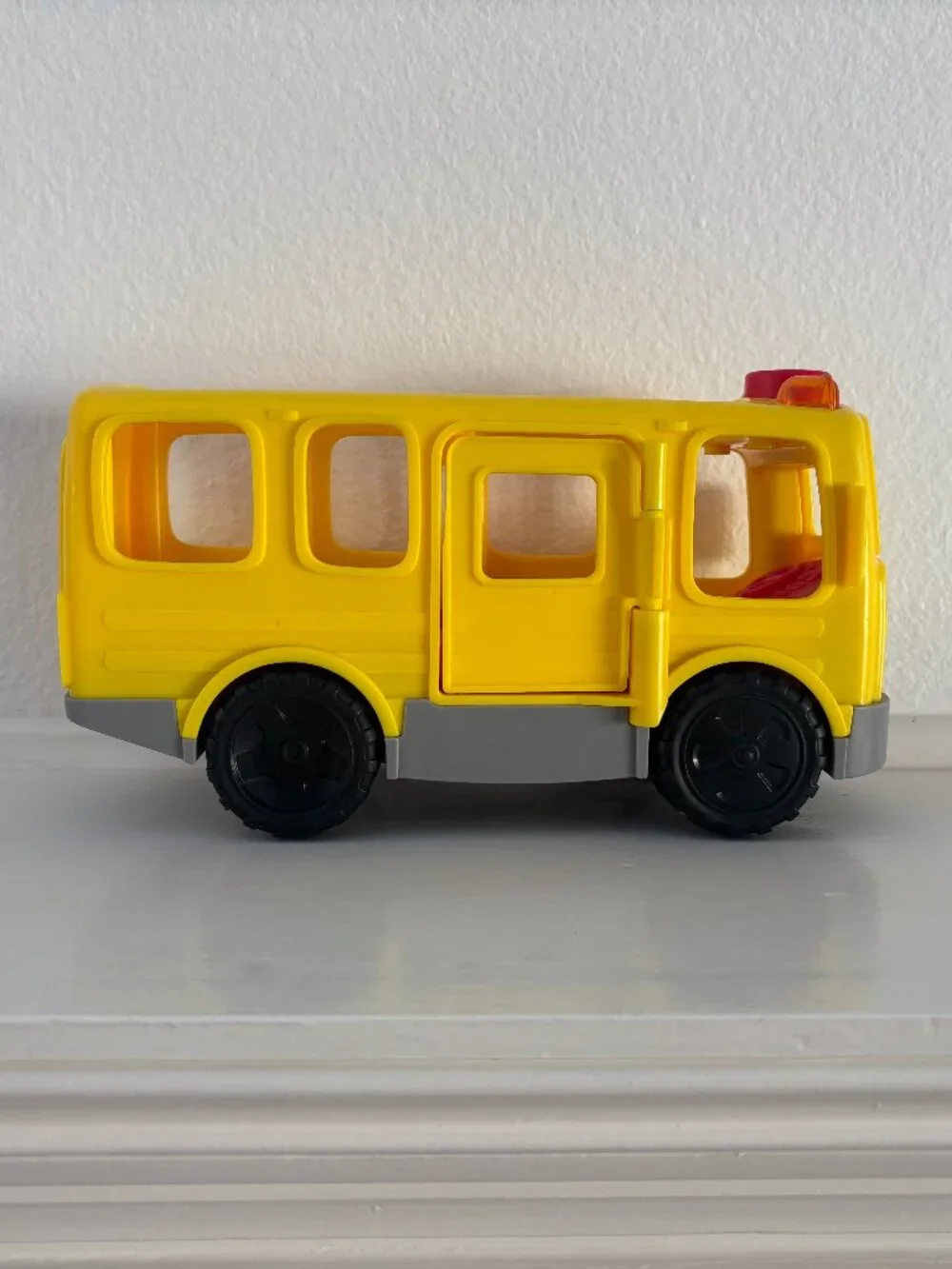 School Bus Toy - Lights Flash - Plays Songs - Fisher-Price